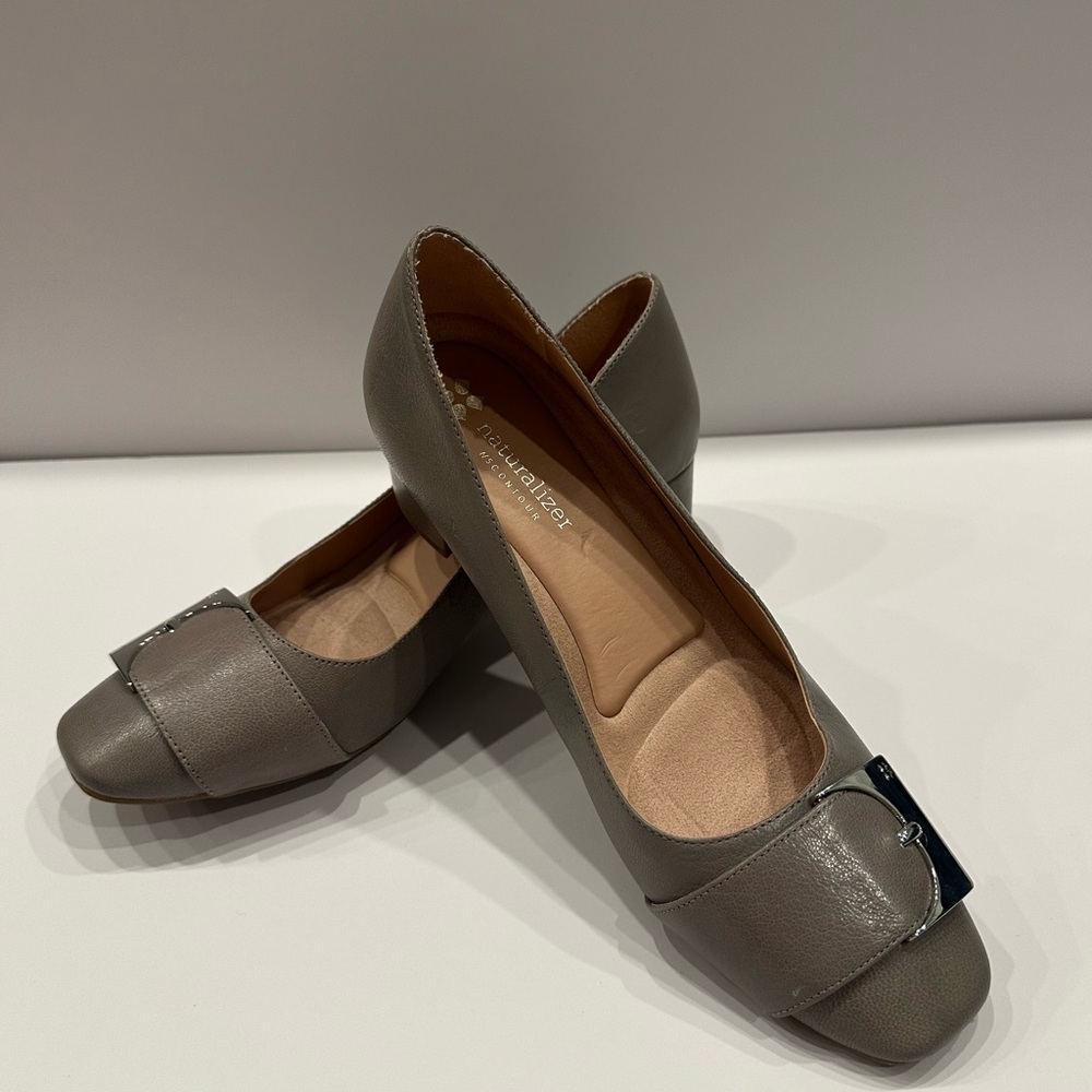 Naturalizer shoes size 9